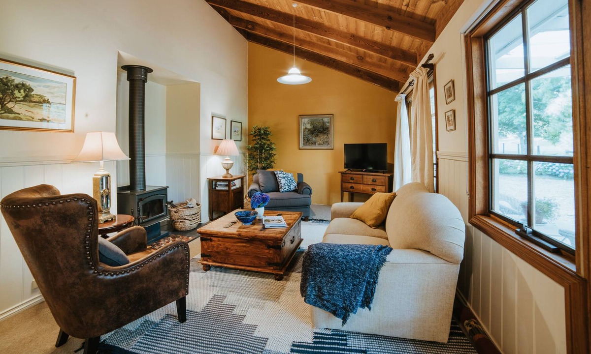 Jamieson Cottage | JAMIESON Birch Cottage 3