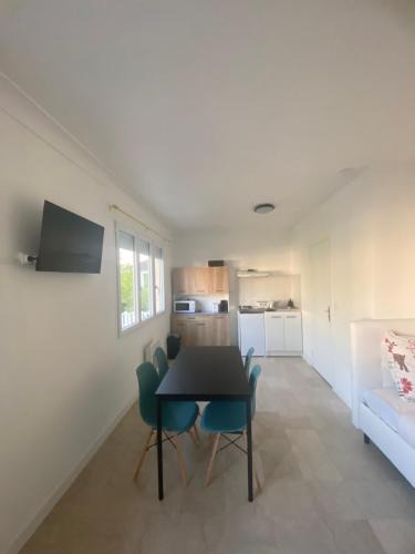 Palaiseau Apartment | Janakpur Home