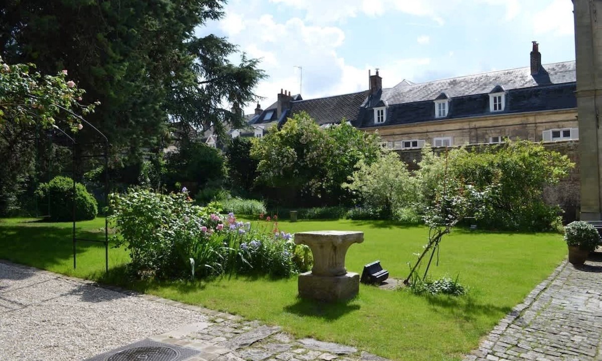 Arras Apartment | Jardin de la Prefecture