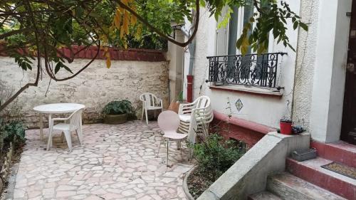 Saint-Ouen Apartment | Jardin mini maison