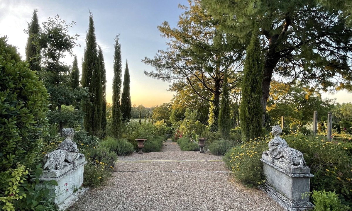 Huismes Hotel | Jardins Haute Couture