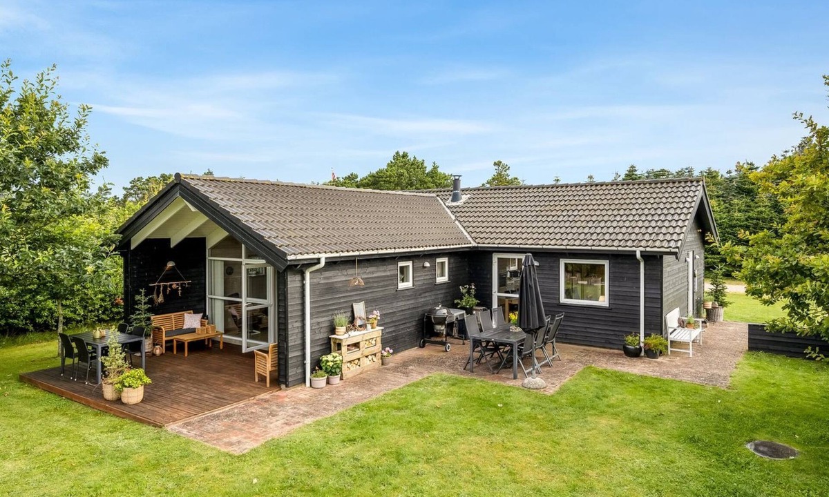Skjern House | "Jarmunrek" - 400m to the fjord by Interhome