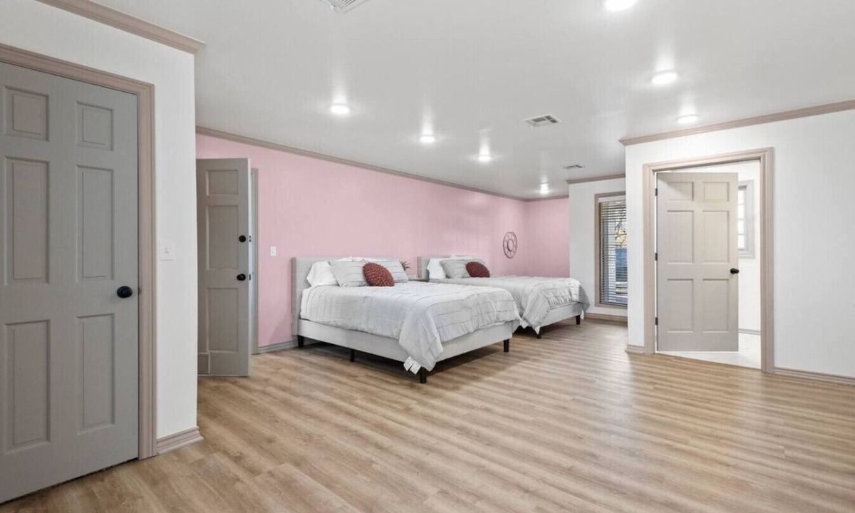 Ramona Cabin | Jarrett Farm Resort - Suite 11