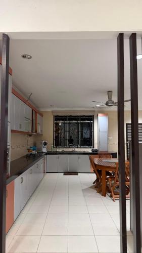 Kampung Abi House | Jaslin Roomstay Kangar