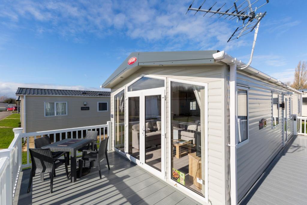 South Cerney Ski Chalet | Jasmine