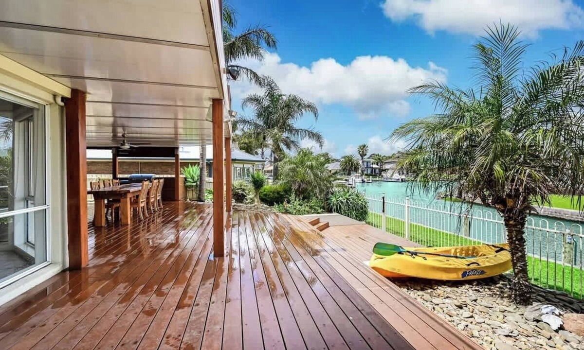 Patterson Lakes Villa | Jaw Dropping Waterside Getaway Patterson Lakes