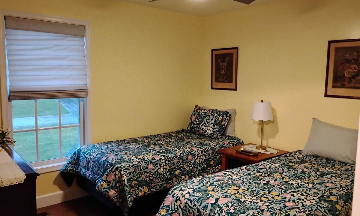 Stormstown Bed & Breakfast | Jayne's Timeless Treasures 1- Bedroom Bed and Breakfast in charming Port Matilda