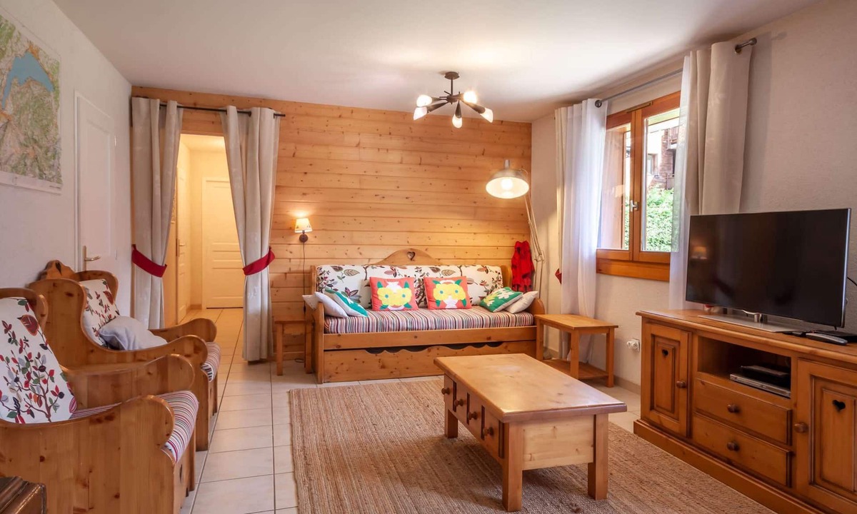 Morzine Apartment | Jeanette 2 : Nice sunny apartment with terrace