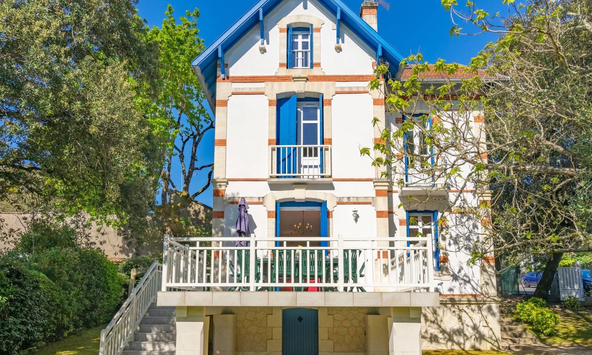 Saint-Palais-sur-Mer House | Jeanne d'Arc by Interhome