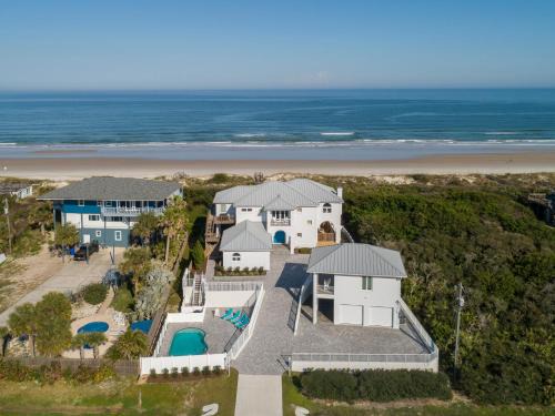 Crescent Beach House | Jeans Dream