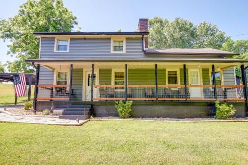 Jefferson City House | Jefferson City Getaway - 3 Mi to Cherokee Lake!