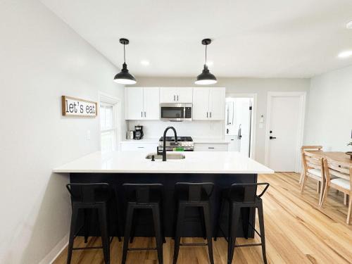 Federal Hill Apartment | Jennifer's Elegant & Cozy Broadway Walkable Stay