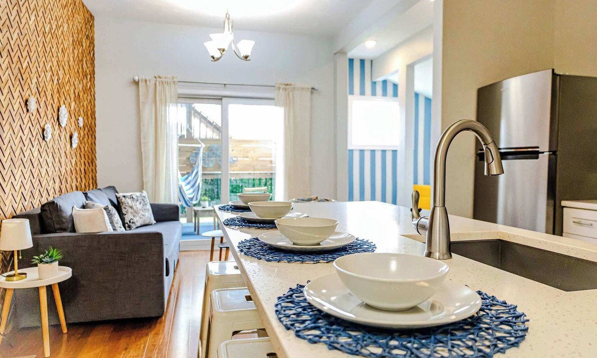 Federal Hill Apartment | Jennifer’s Stylish Apt Private Deck Backyard Oasis