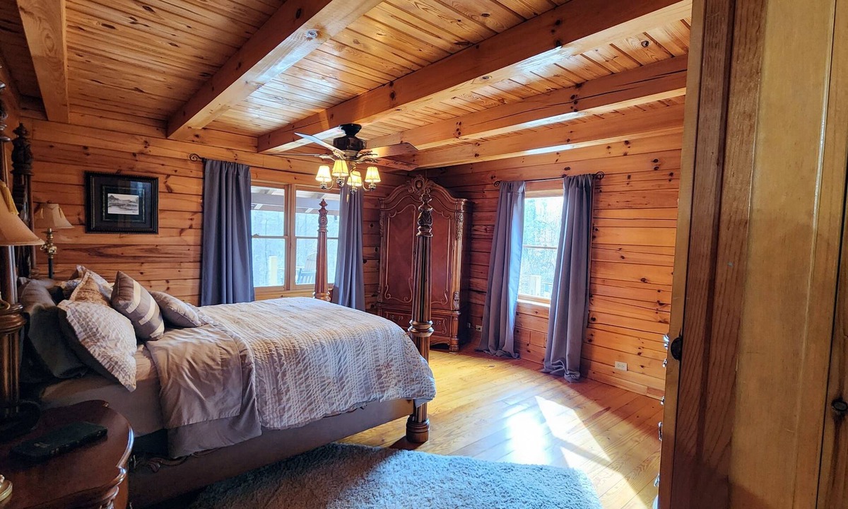 Lenoir Cabin | JennyBud Cabin. Private with HotTub and Firepit.
