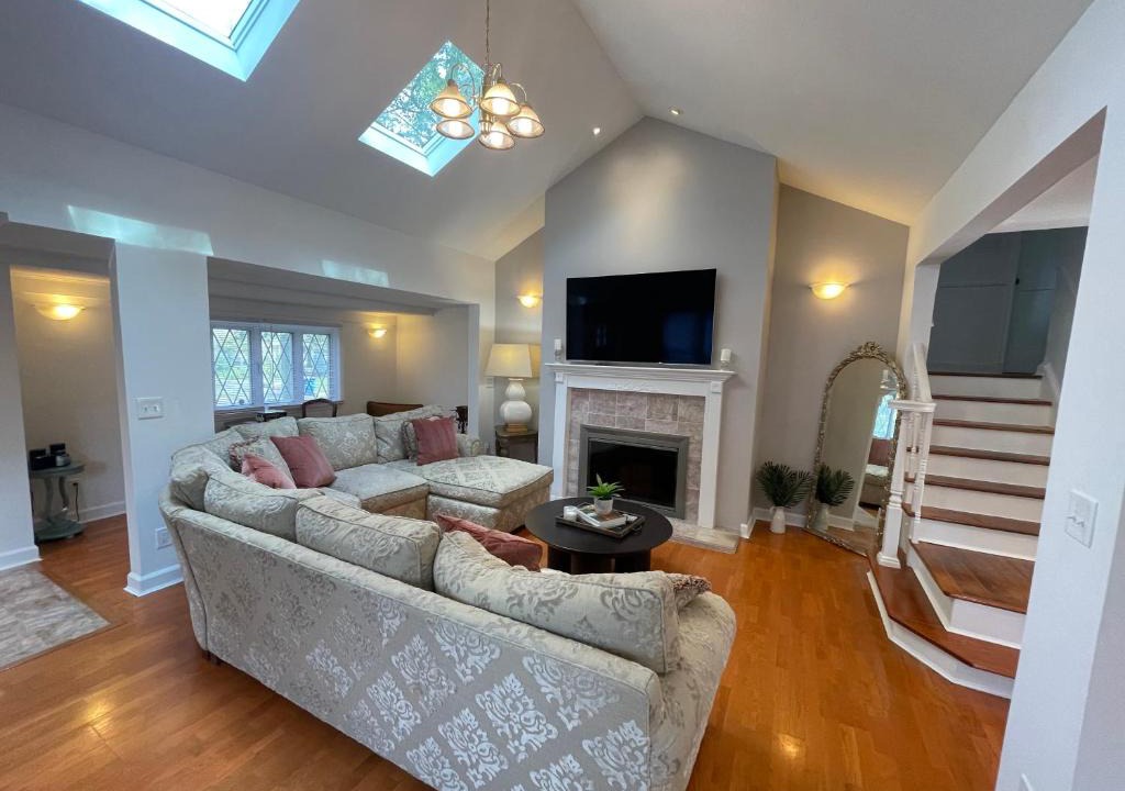 Englewood House | Jersey home, close to New York City fun!