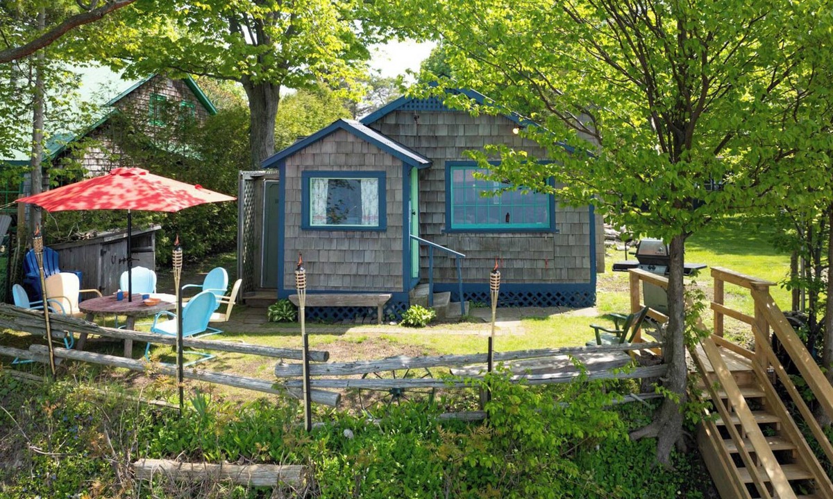 Central Huron Cottage | Jervis Bay- Private Lake Access, lots of beach
