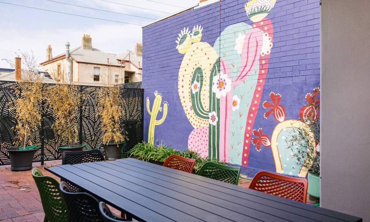 Glenelg House | Jetty Rd 50m Walk - Beach - Cafes - Coffee - Wifi