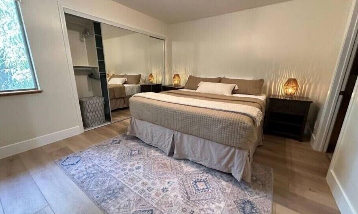 Downtown Condo | Jewel City Gem in the heart of Glendale walk to Americana