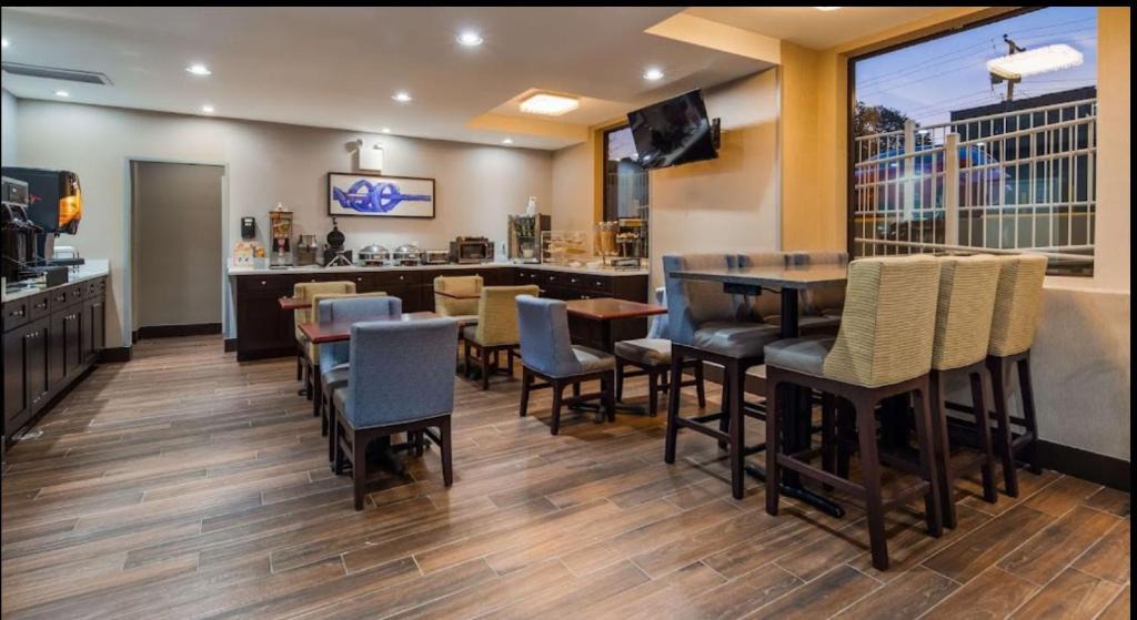 Queens Hotel | JFK Rockaways Inn