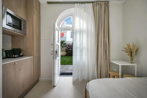 Villeneuve-Saint-Georges Hotel | JIJI Suites Seine Cinéma