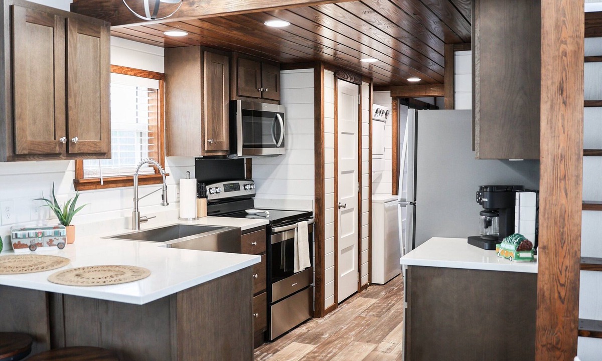Dover Cottage | Joanie's Place 120 PGL