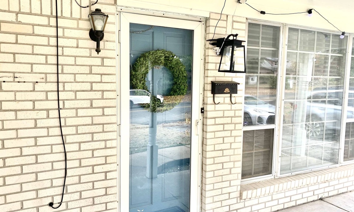 Berclair House | job relocation, corporate travelers, travel techs ,data center,2br,1.5ba, 4 beds