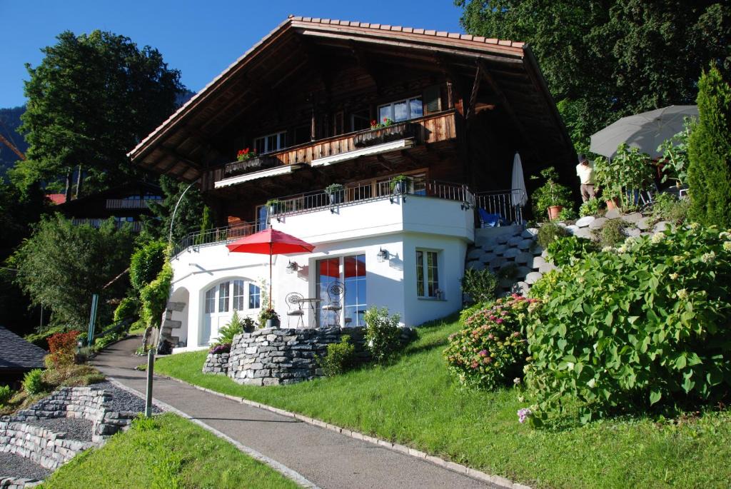 Brienz Bed & Breakfast | Jobin Brienz