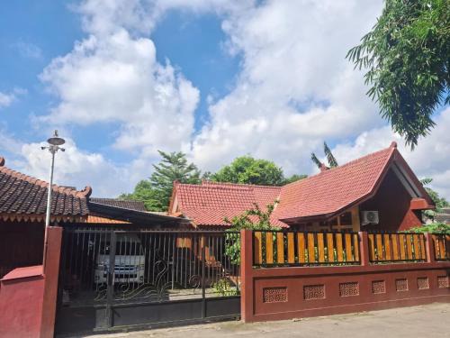 Prambanan House | Jogja Dream Tours& Homestay