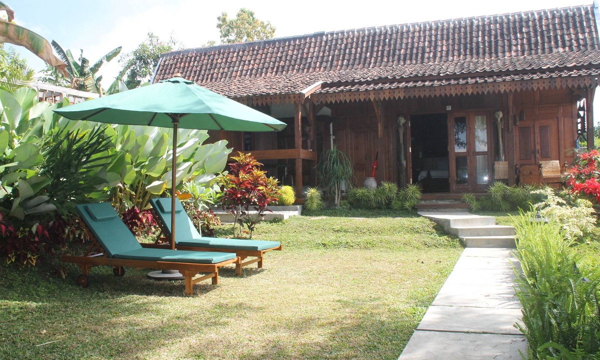 Sidomulyo House | Joglo Exotico Unique boutique style house
