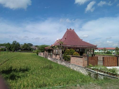 Sewon House | JOGLOPARI GuestHouse bukan untuk pasangan non pasutri