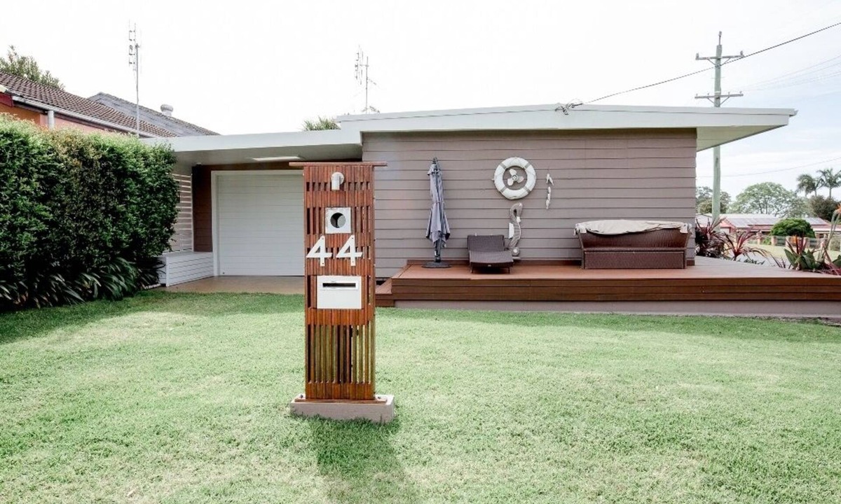 Basin View House | John's Secret with 3pm checkout