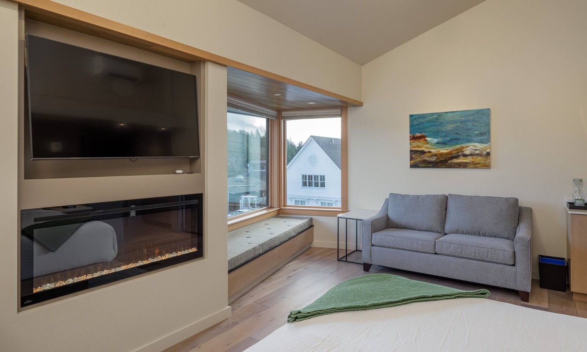 Eastsound Hotel | Johns - Graciously Appointed