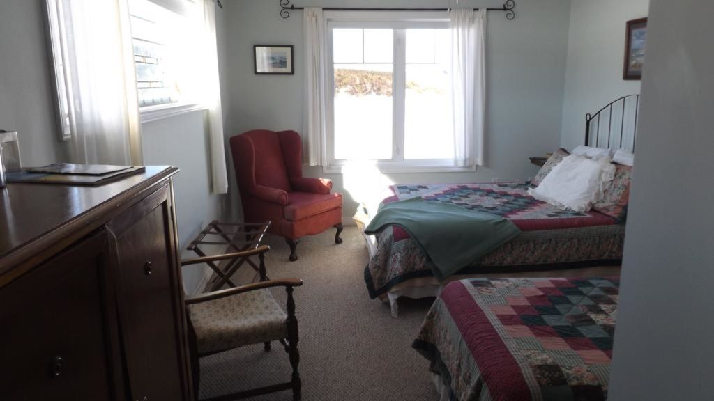 Hermanville Bed & Breakfast | Johnson Shore Inn - PEI - Rooms 2 & 4 - First Floor Triple - Queen bed and a twin