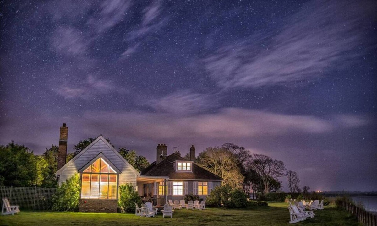 Maldon Apartment | JOIVY Osea Island: Seafront Opulence