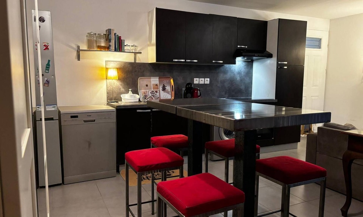 Tournezy Apartment | Joli Appartement Dans Petite Résidence Privée, Très Calme