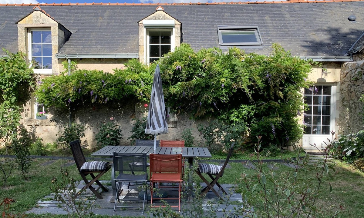 Charce-Saint-Ellier-sur-Aubance House | Joli Gîte Cosy, Jardin et Piscine Proche D'angers