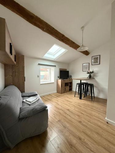 Champagne-au-Mont-d'Or Apartment | Joli Studio Champagne au Mont d'or