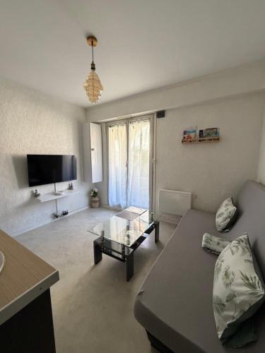 Moulins Apartment | Joli studio avec parking privé