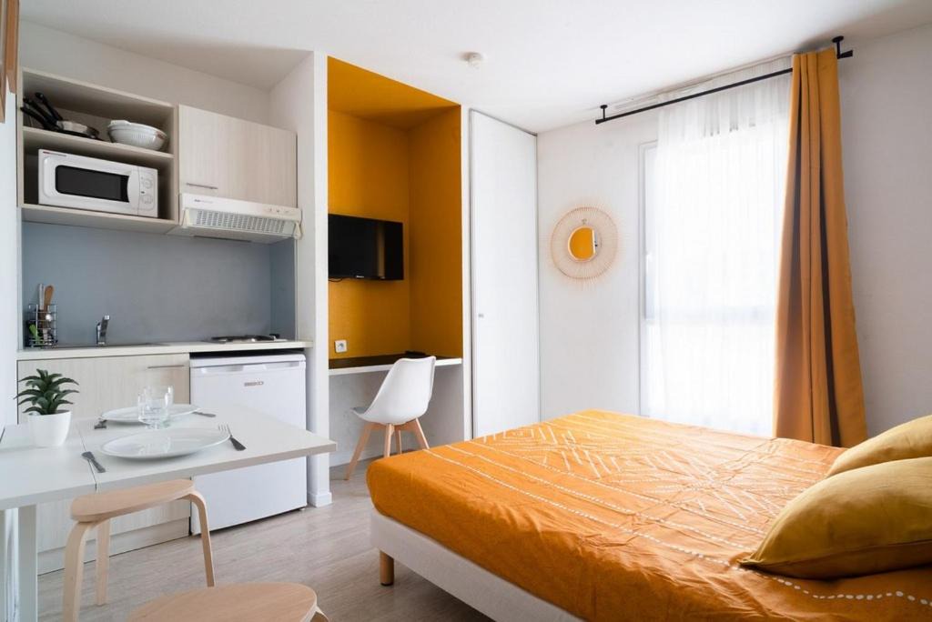 Lourdes Apartment | Joli studio, clim proche gare et centre ville