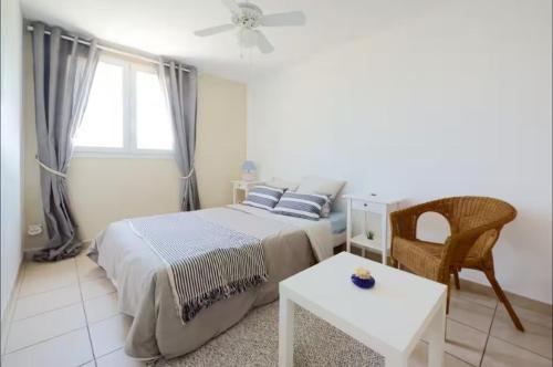 Le Merlan House | Jolie Chambre chaleureuse