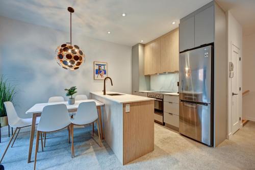 Pointe-Saint-Charles Apartment | Jolie Condo Great Location 2BD presented by TripMontreal I
