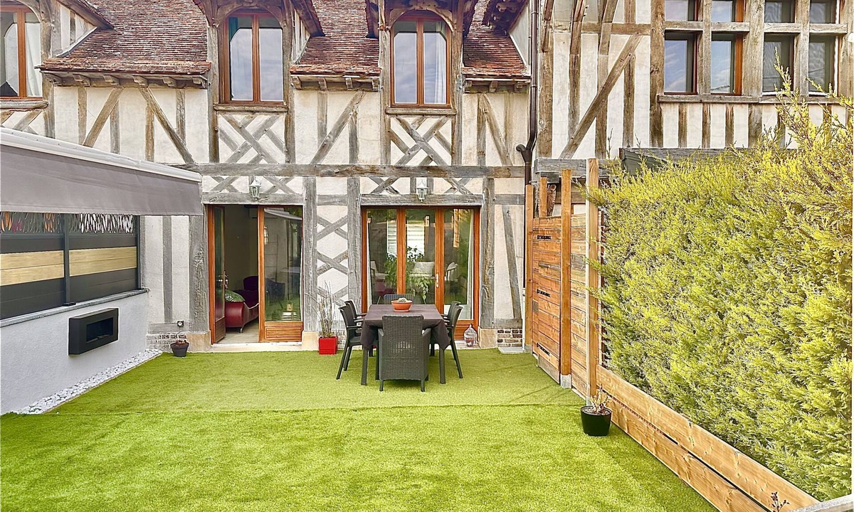 Barberey-aux-Moines Villa | Jolie Maison Style Champenois