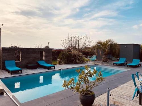 La Guerche-de-Bretagne Villa | Jolie maison avec piscine et Spa