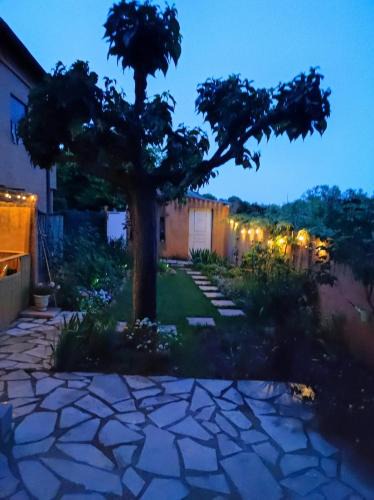 Millenaire House | Jolie maison avec spa exterieur