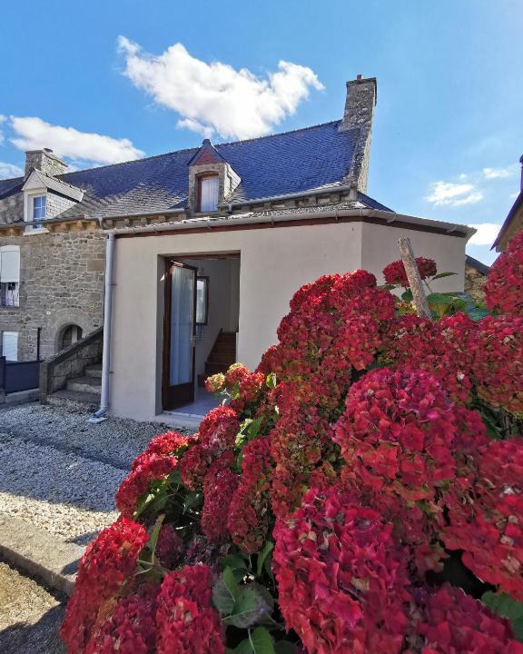 Megrit House | JOLIE MAISON DE VILLAGE