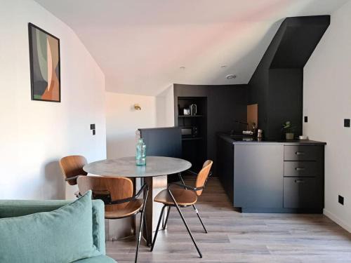 La Madeleine Apartment | Jolie maison en duplex avec balcon à La Madeleine