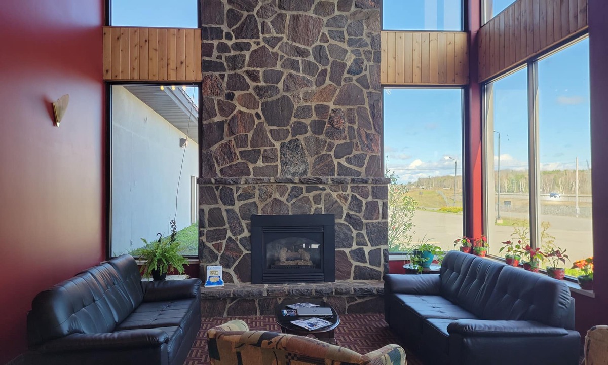 Otter Lake Resort | Jolly Roger Inn & Resort