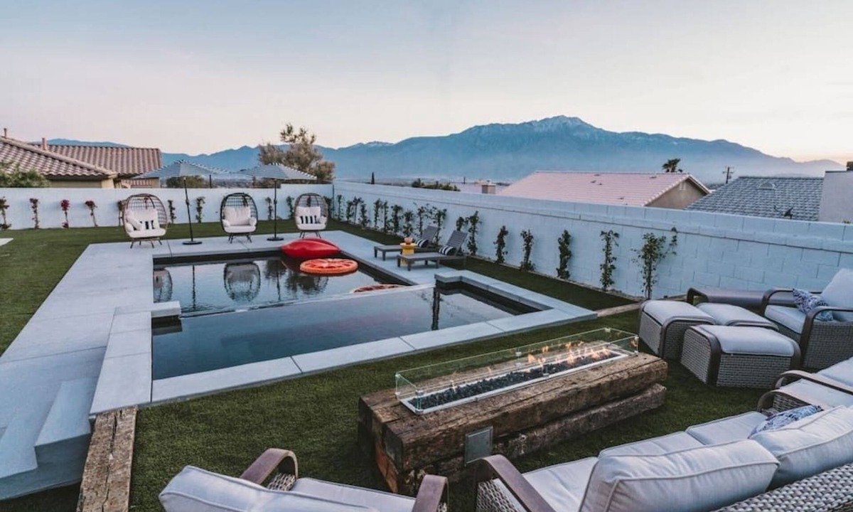 Desert Hot Springs House | Jonathan Adler featured 4BD, heated pool, hot tub