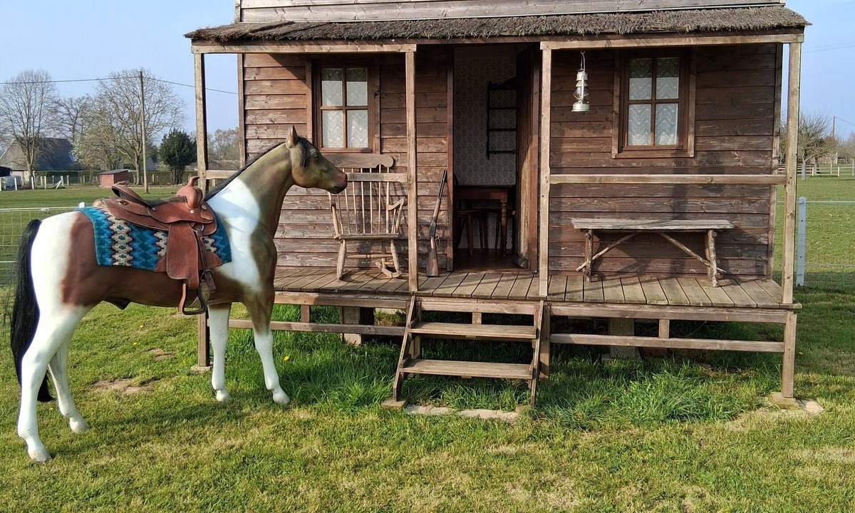 Saint-Symphorien Cabin | Josey Wood Ranch unusual accommodation A unique western experience