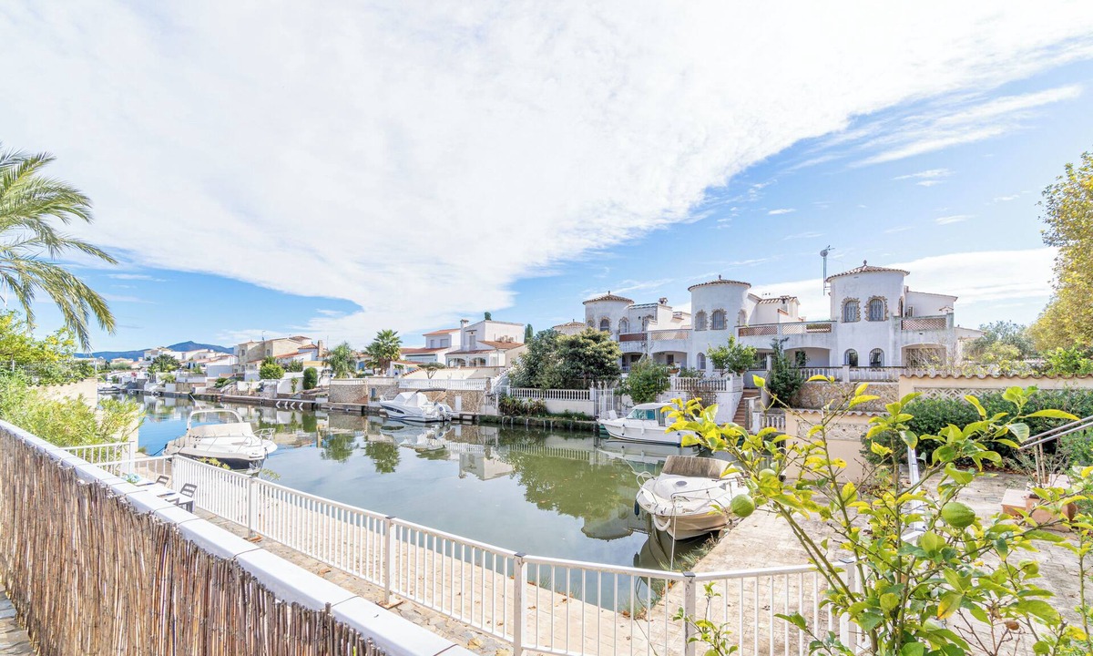 Empuriabrava Villa | JOUVACATIONS VILLA FRESER 3